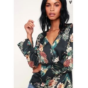 Lulu's: Darby Dark Charcoal Floral Print Blouse
